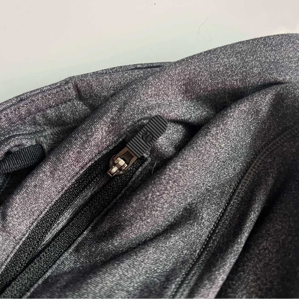 Lululemon • Speed Up Crop Leggings *21" in Heathered Black - Picture 10 of 12
